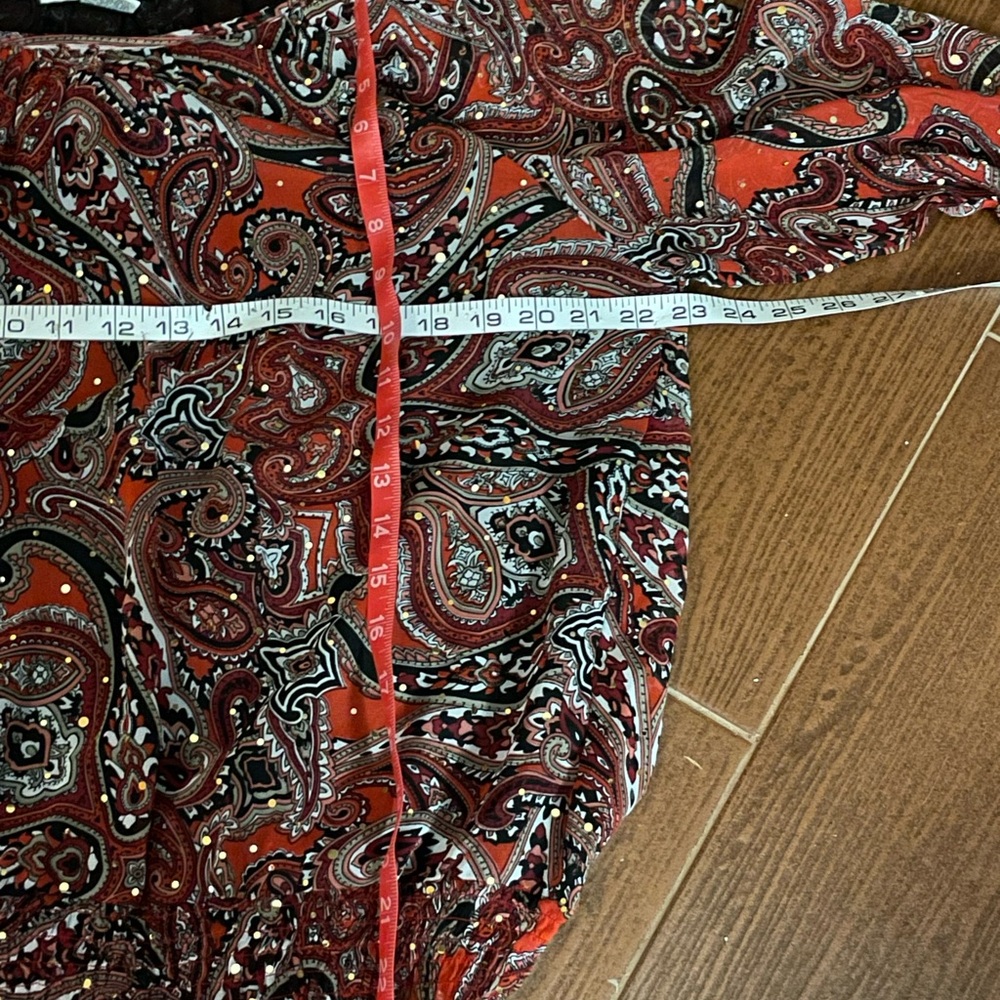 Cathy Daniels Gold bling Red Paisley blouse Scoop Neck quarter Sleeve Size Large - Picture 8 of 16
